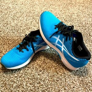 Men’s shoes ASICS Lyteracer 4, size 9